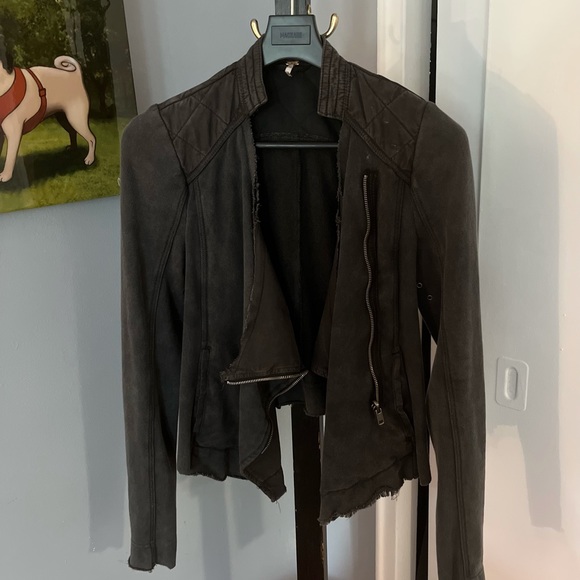 BNWOT Free People Asymetrical Zip-Up sweater - Never Worn!! - 10/10 - Sz M - Picture 2 of 4